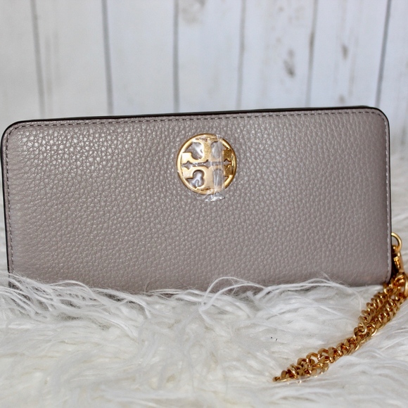 Tory Burch Handbags - NEW TORY BURCH CHELSEA WRISTLET POUCH